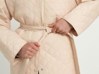 Утепленная куртка с поясом