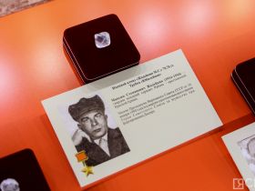 В Якутии открылась выставка «Алмазы героев России»