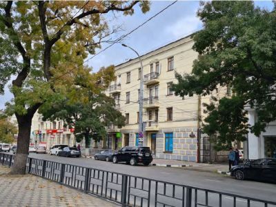 Гостиница "Черноморская" с встроенным кинотеатром "Москва"