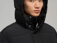 Утепленное пальто с воротником-стойкой