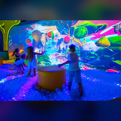 Мультимедийное путешествие в Hello Park