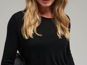 Джемпер приталенного кроя с шерстью