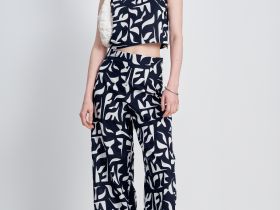 Топ с принтом укороченный