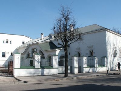 Палаты купца Меншикова, Дом Яковлева и два дома Сутоцкого