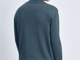 Водолазка прямого силуэта