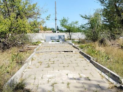 Братская могила советских воинов, погибших в период Сталинградской битвы