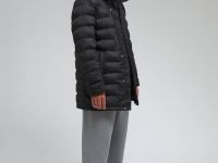 Утепленное полупальто с капюшоном