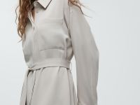 Платье с нагрудными карманами и поясом