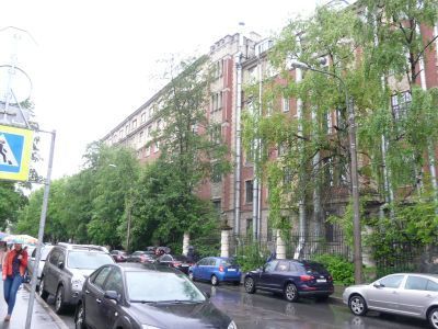 Лицевой корпус Литера А с двумя дворовыми корпусами