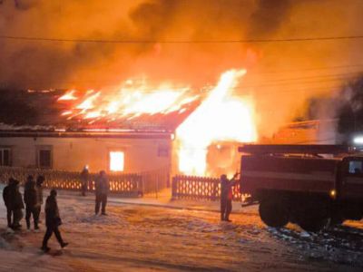 Пожар произошел в здании администрации села Соморсун в Якутии