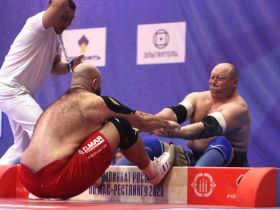 Мас-рестлеры Якутии прошли в финал чемпионата России