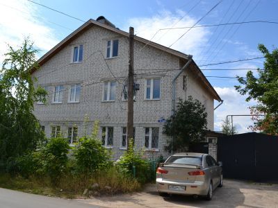 Здание детского сада, который был создан в 1919 г. по инициативе соратника В.И.Ленина по Петербургскому «Союзу борьбы за освобождение рабочего класса» Ванеевой-Труховской Доминики Васильевны