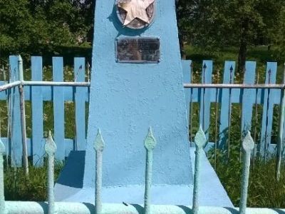 Могила Черняева Петра Матвеевича (1894–1922 гг.), первого председателя Нахвальского волисполкома, убитого кулаками