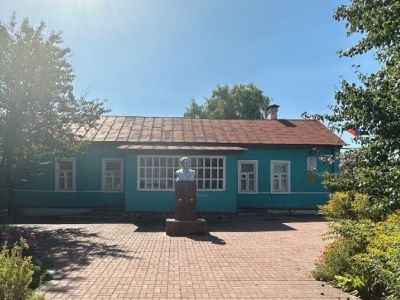 Дом, в котором родился и провел в 1904-1909 гг. свои ранние детские годы писатель Гайдар Аркадий Петрович