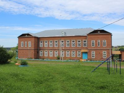 Училище земское