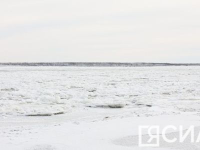 В Оленекском районе снегоход провалился под лед. Два человека пропали