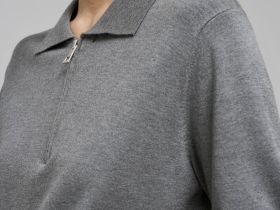 Легкий джемпер-поло полуприлегающего кроя