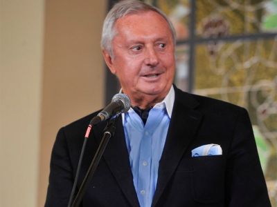 Виталий Игнатенко принимает поздравления с юбилеем