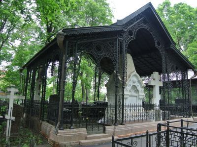 Семейное захоронение Морозовых, 2-я пол. XIX в. - нач. XX в., архитектор Ф.О.Шехтель (?), скульптор Н.А.Андреев