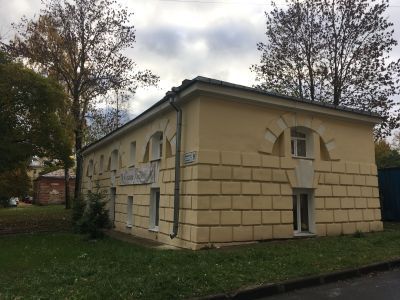 Службы Инвалидных казарм (два корпуса)