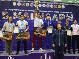 Яков Дмитриев впервые стал чемпионом Якутии по национальному многоборью