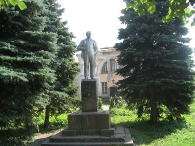 Памятник В.И.Ленину
