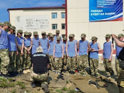 Будни военно-патриотического лагеря «Честь имею»