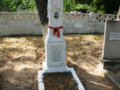 Могила Героя Советского Союза Е.М.Рудневой (скульптор В.Ф.Скворцов)