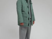 Утепленная куртка с капюшоном