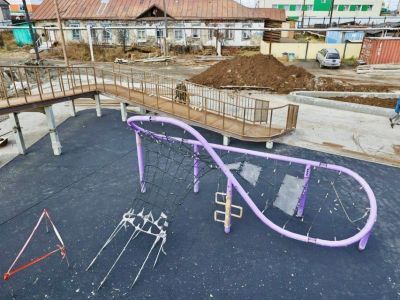 В Среднеколымске благоустраивают набережную к 80-летию Великой Победы