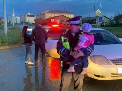 В Якутске пьяный мужчина угнал автомобиль с двумя детьми в салоне