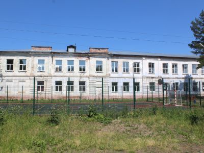 Здание средней школы, в которой учился герой Советского Союза В.Е. Ершов