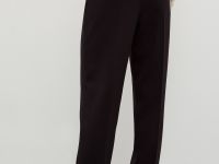 Зауженные брюки со стрелками