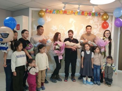 В Хангаласском районе Якутии состоялась торжественная выписка мам и малышей