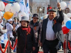 Фоторепортаж: трудовые династии и заслуженных работников Якутии чествовали 1 мая