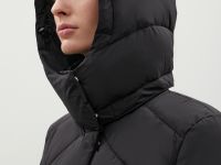 Стеганое утепленное пальто с капюшоном