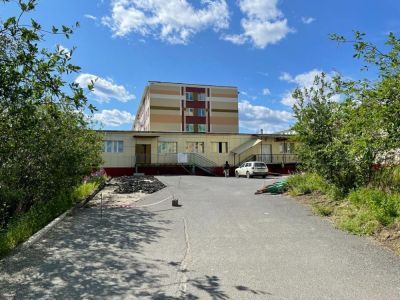 В Удачном подрядчик приступил к благоустройству аллеи