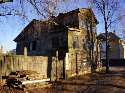 Здание почтовой станции, где во время следования в сибирскую ссылку содержались многие декабристы, поэт-революционер Михайлов Михаил Ларионович и писатель Достоевский Федор Михайлович