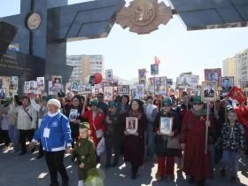 Фото. В Якутске акция «Бессмертный полк» собрала более 50 тысяч человек