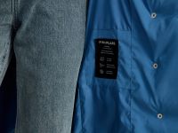 Утепленное пальто с капюшоном