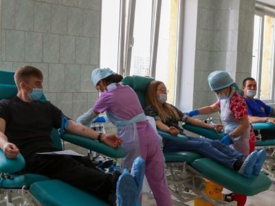 Сотрудники МЧС по Якутии сдали кровь