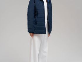 Стеганая куртка с искусственным утеплителем