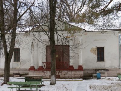 Флигель западный