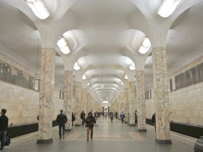 Перронный зал, архитекторы Душкин А.Н., Князев Н., художники Бородиченко В.Ф., Ефимов И.С., Лехт Ф.К., Файнштейн М.Г.