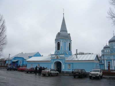 Церковь Успения с надвратной колокольней