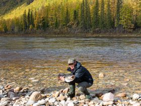 Рыбалка на трофейного тайменя на реке Гонам