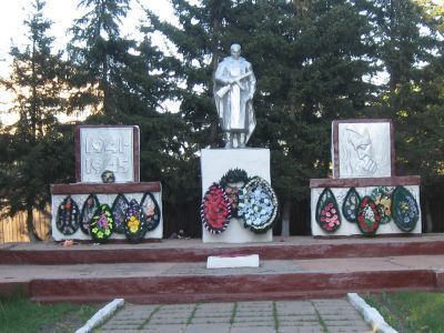 Мемориальный комплекс воинам, погибшим в годы Великой Отечественной войны (1941-1945 гг.)