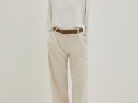 Джемпер свободного силуэта со спущенным плечом