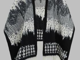 Пончо с принтом