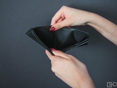 Мошенники выманили у жительницы Мирного 16 миллионов рублей